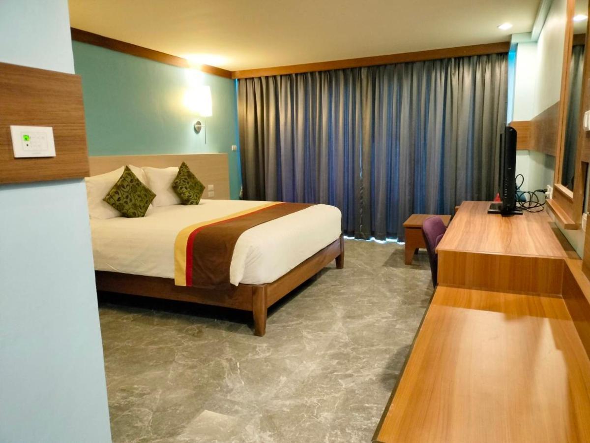 Saisawan Beach Luxury Hotel Nacsomtien Kültér fotó