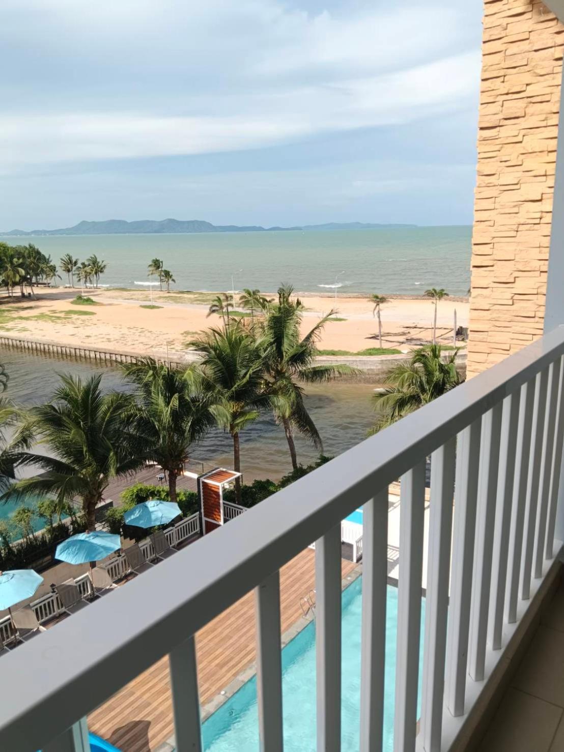 Saisawan Beach Luxury Hotel Nacsomtien Kültér fotó
