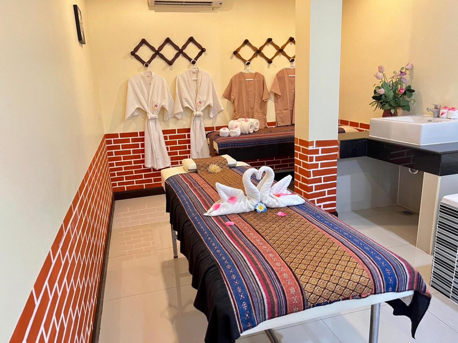 Saisawan Beach Luxury Hotel Nacsomtien Kültér fotó