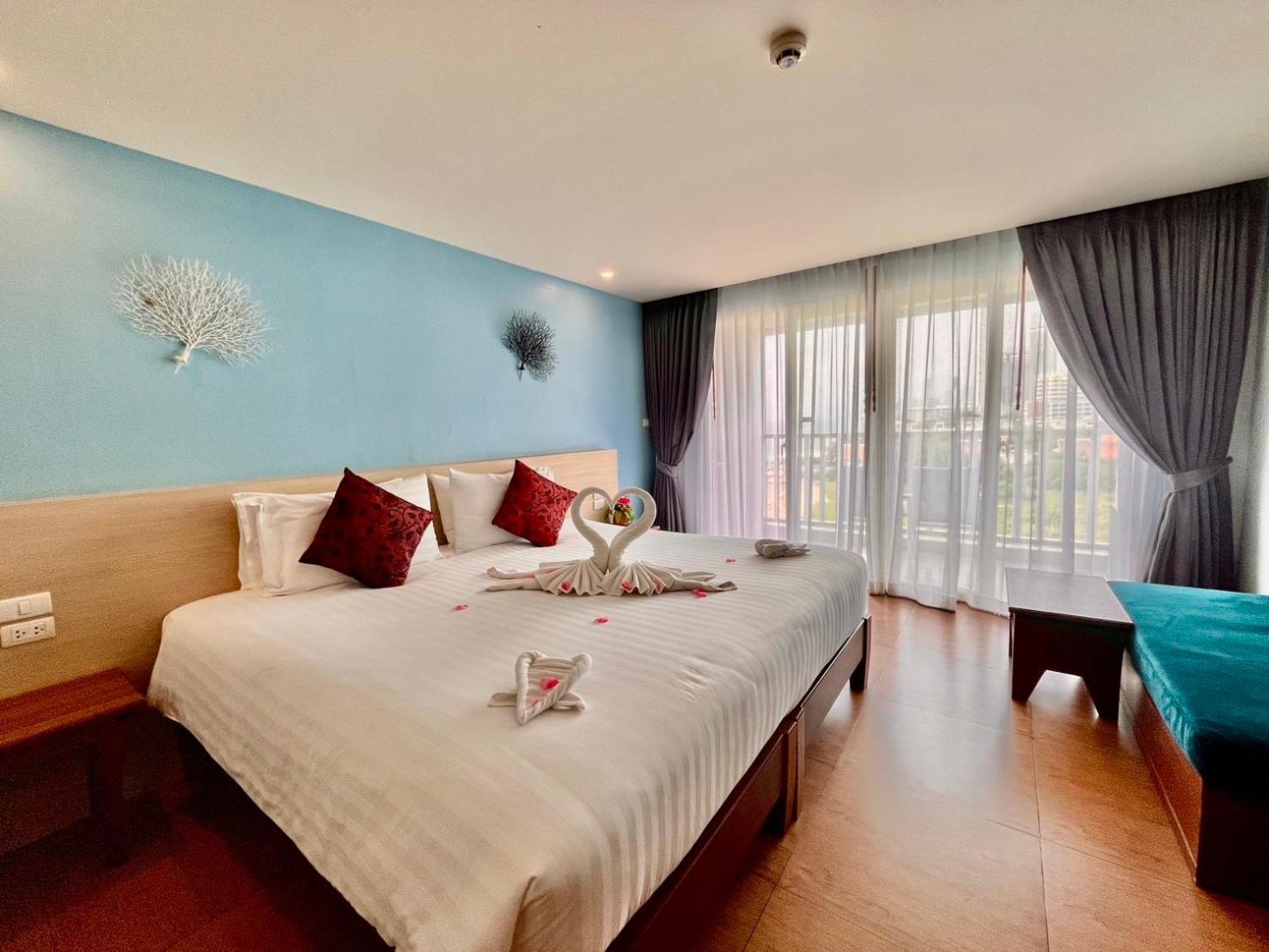 Saisawan Beach Luxury Hotel Nacsomtien Kültér fotó