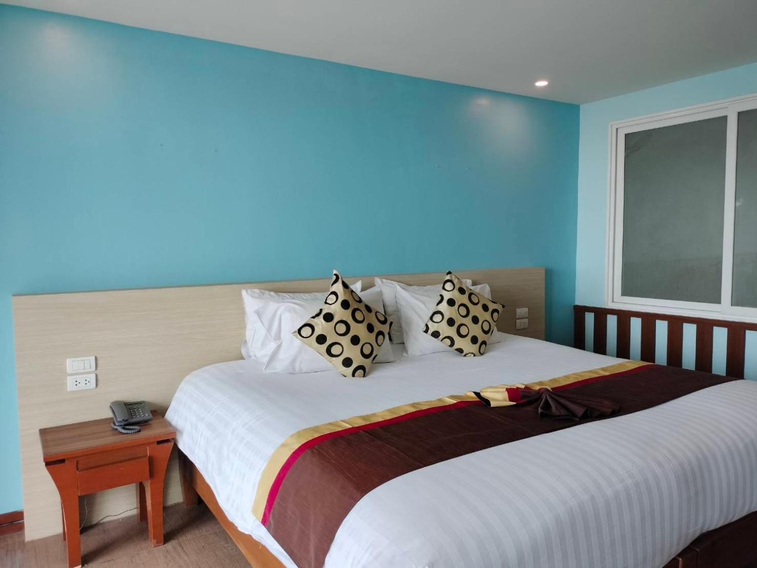 Saisawan Beach Luxury Hotel Nacsomtien Kültér fotó