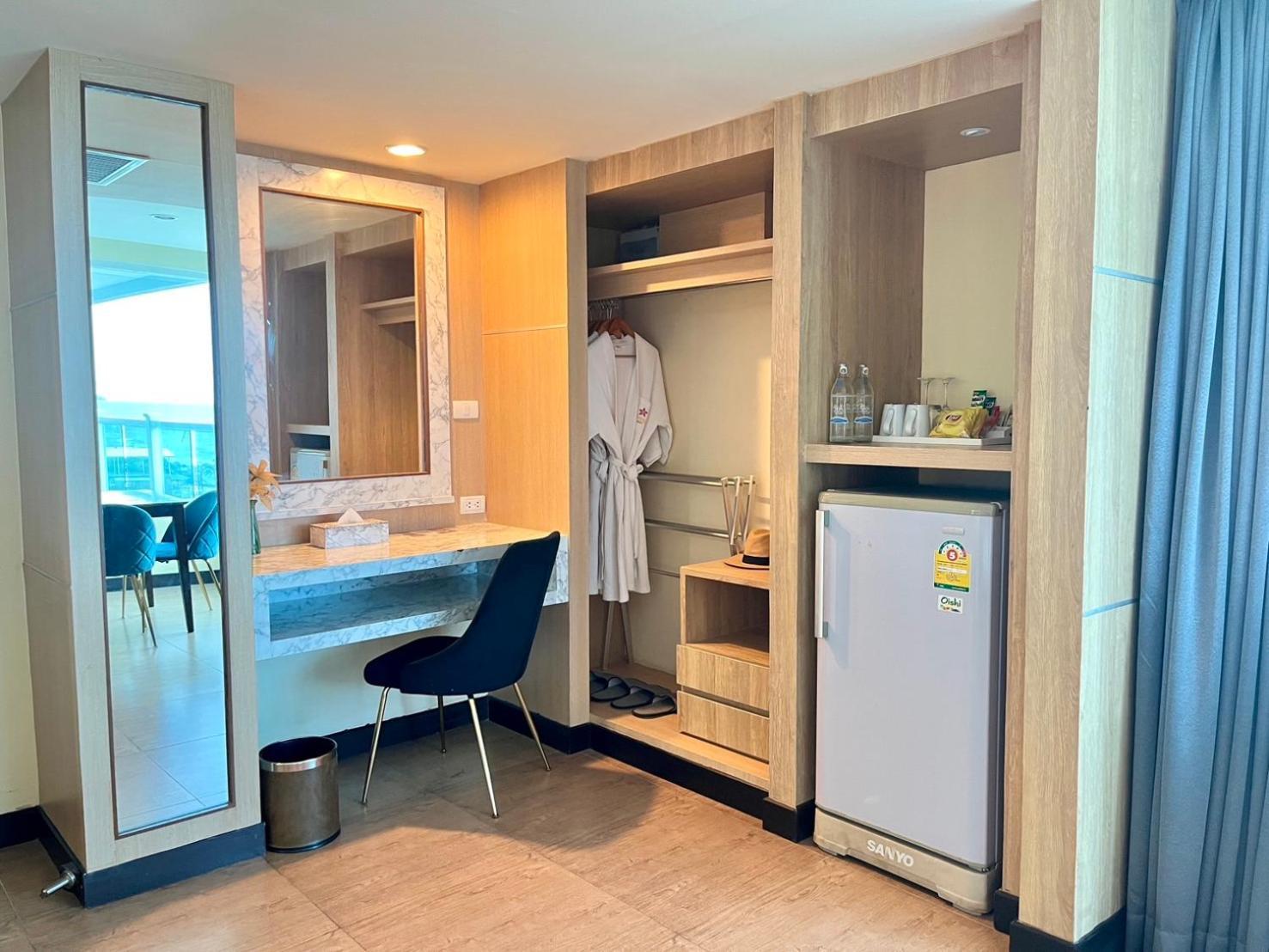 Saisawan Beach Luxury Hotel Nacsomtien Kültér fotó